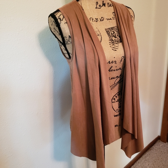Tan vest NWOT - Picture 6 of 7